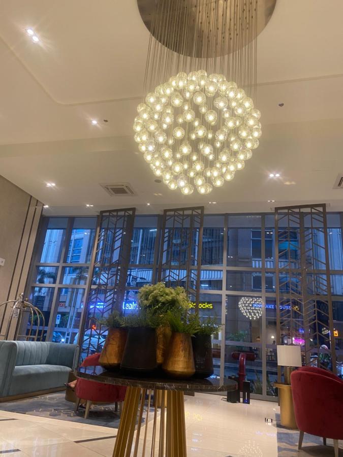 Classy 2Br Suite At Eastwood City With Pool And City Skyline View Manila Exterior foto