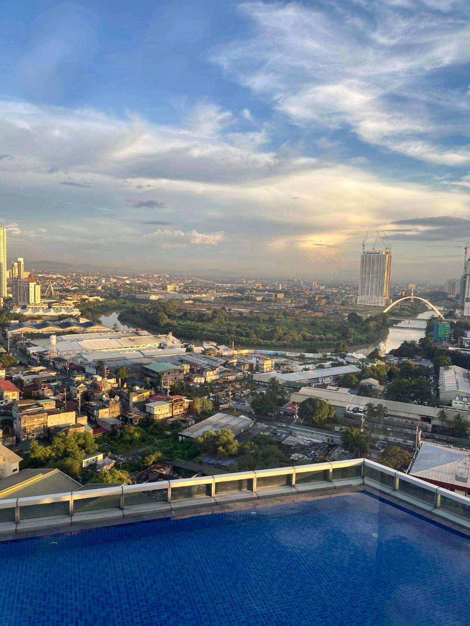 Classy 2Br Suite At Eastwood City With Pool And City Skyline View Manila Exterior foto